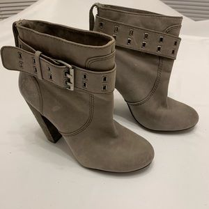 ✨️BOGO💞 Rosegold Grey Belted Heel Booties 37